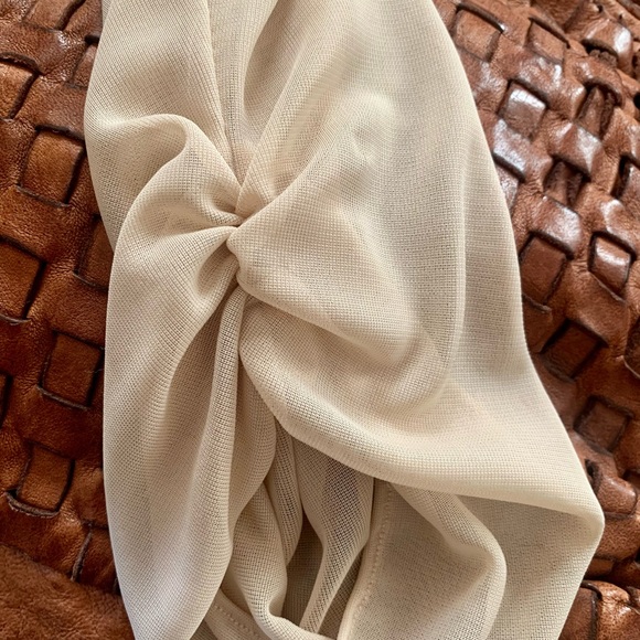 Nude Sheer Wrap - Picture 5 of 5